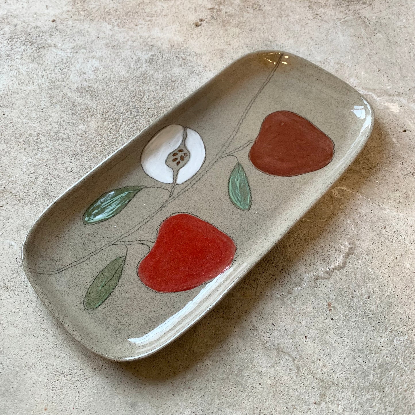 Tarjoiluvati - Punainen omena