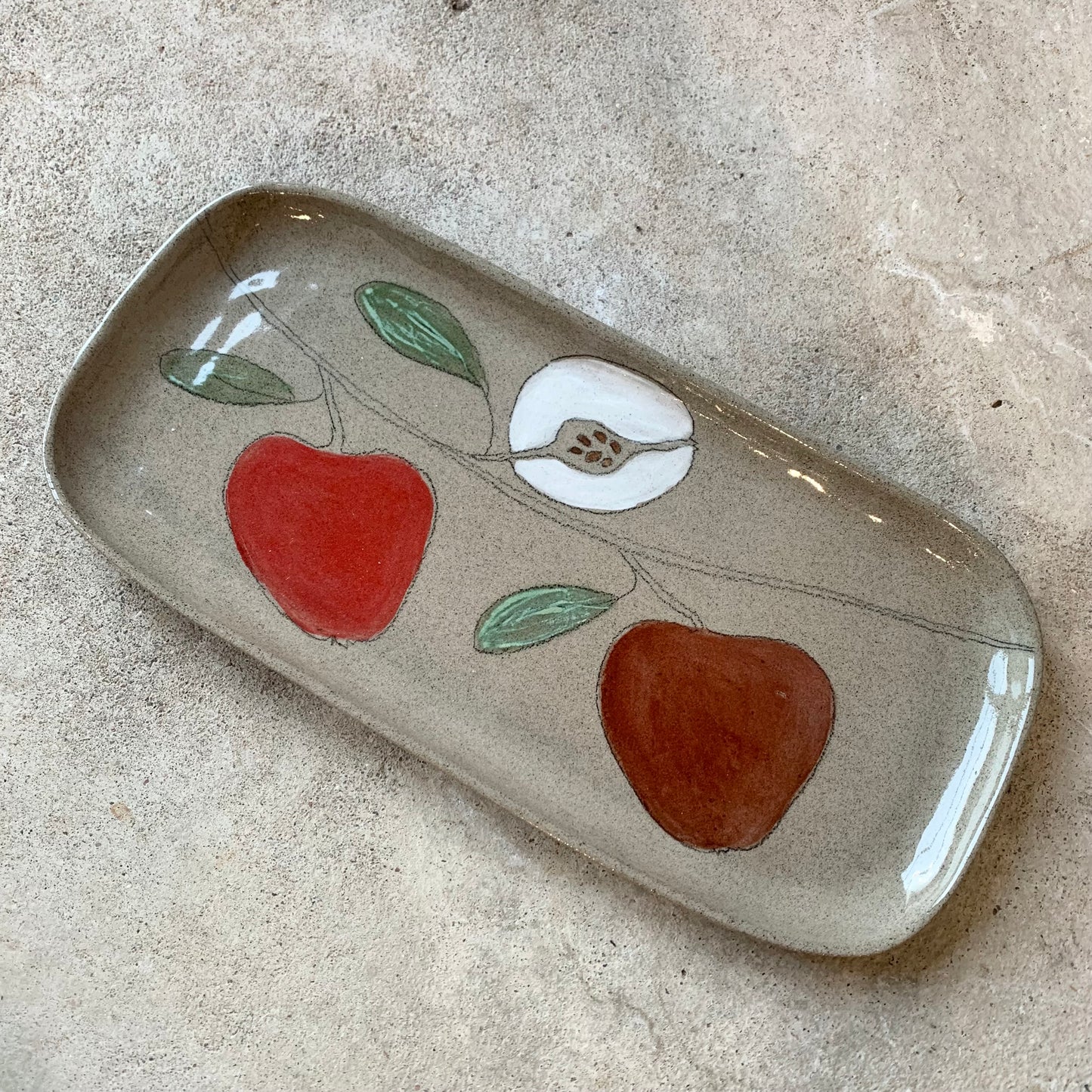 Tarjoiluvati - Punainen omena