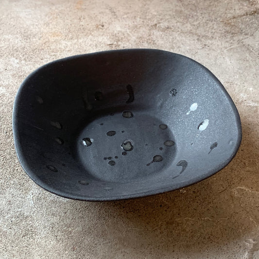 Tarjoiluvati - Musta