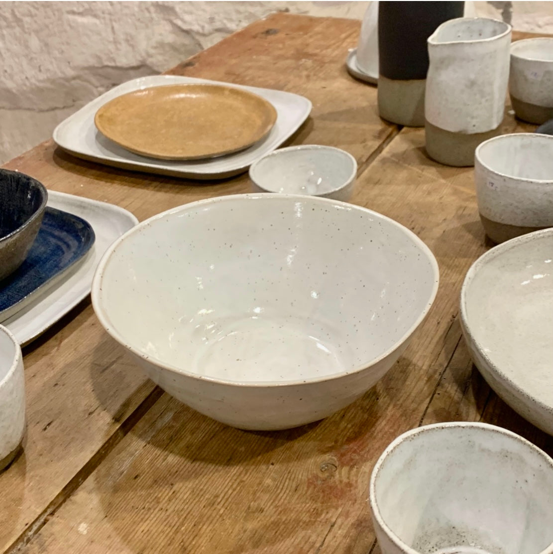 Tarjoilukulho - pilkkusavi