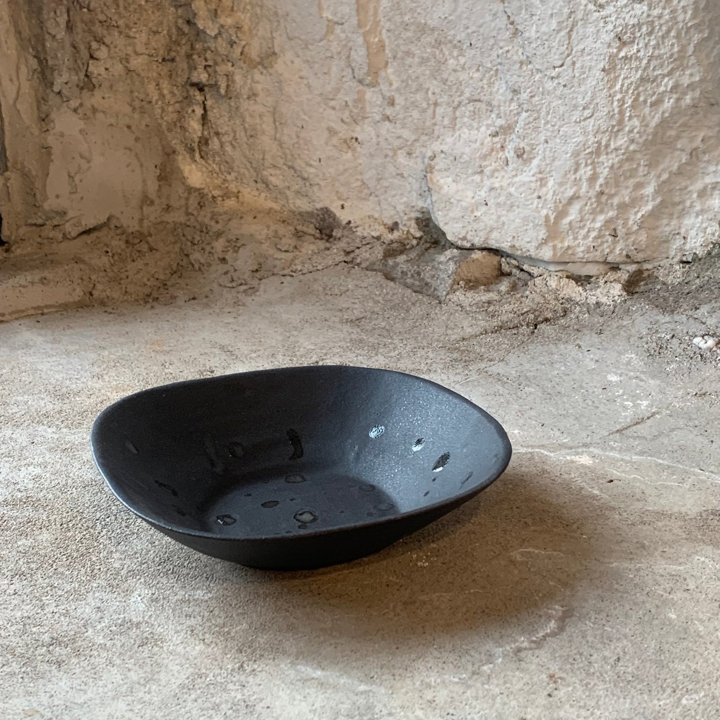 Tarjoiluvati - Musta