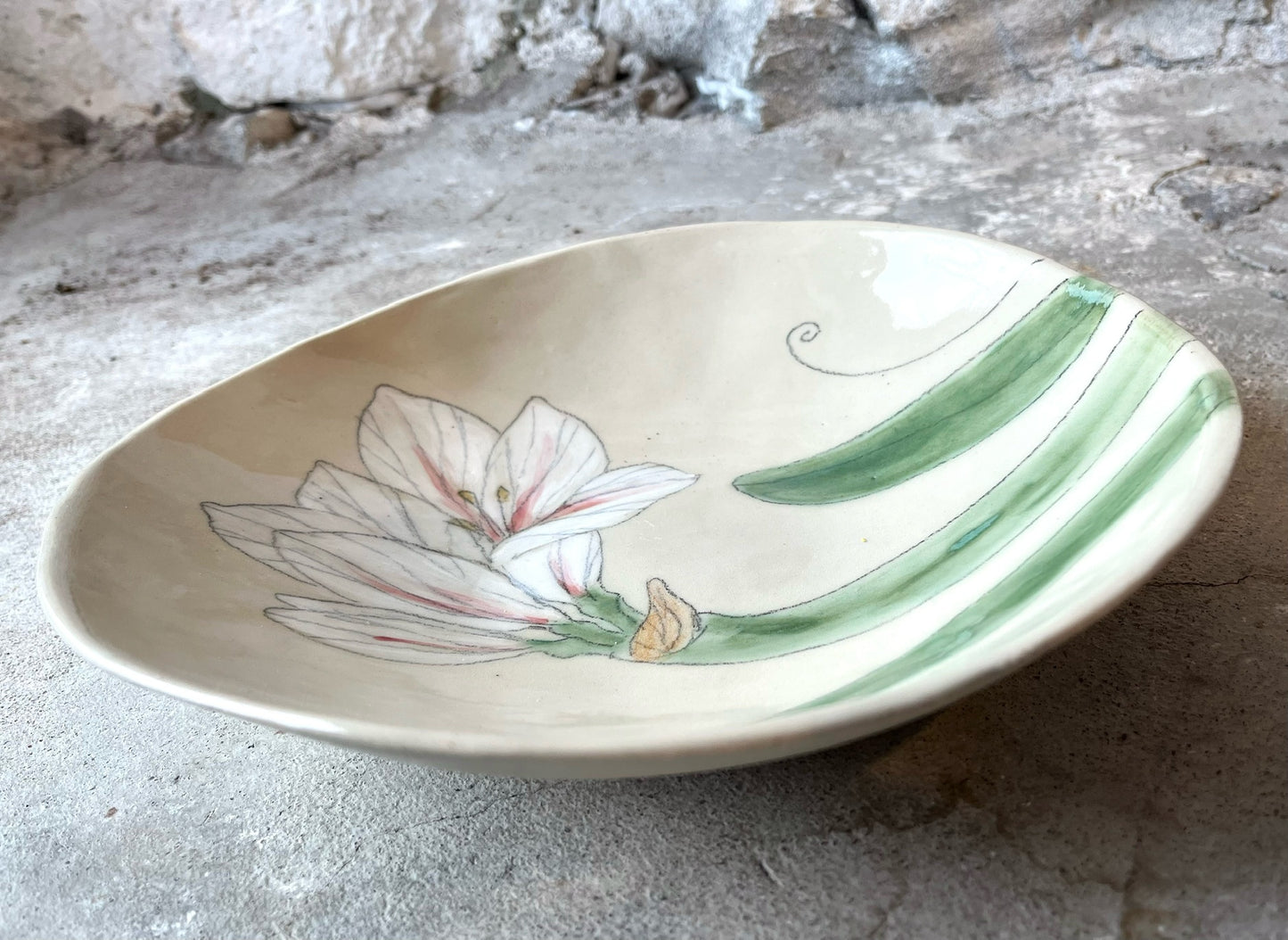 Pyöreä Amaryllis- tarjoilukulho